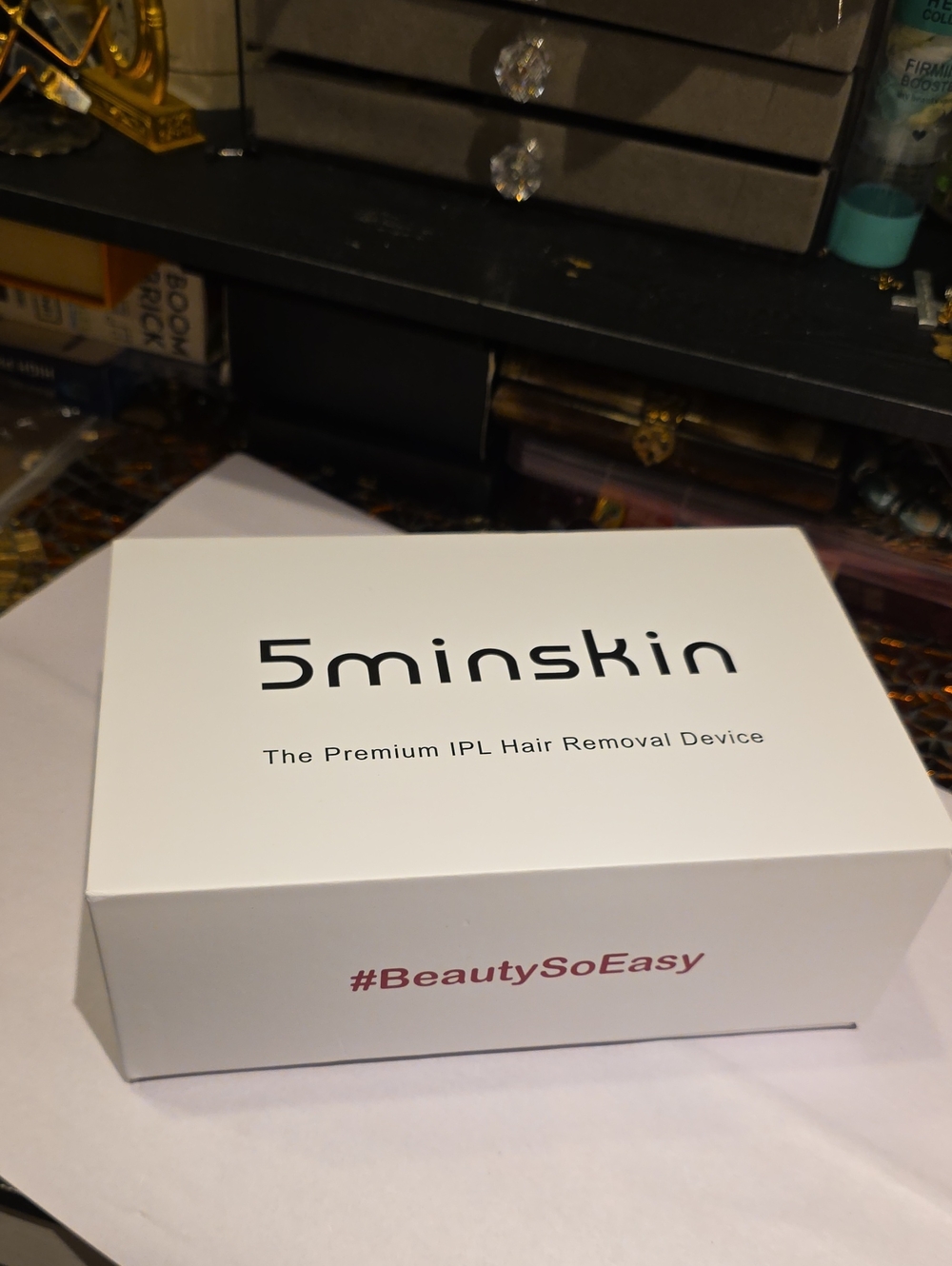 White IPL Hair Removal Device – Gentle At-Home Skin Care